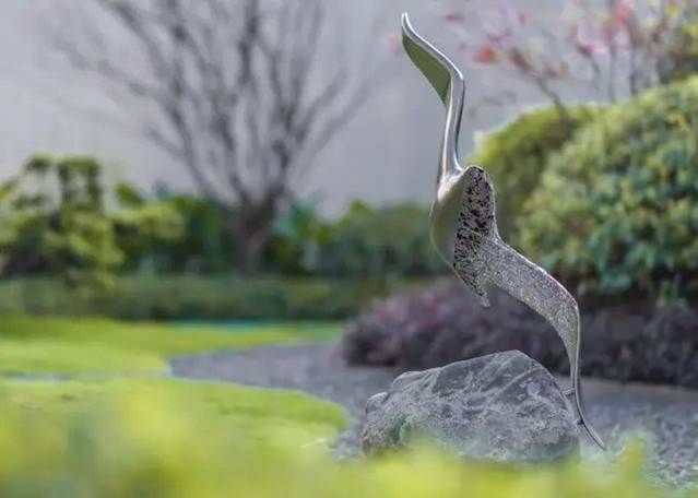 煙臺《招商-依云水岸》海鷗不銹鋼雕塑